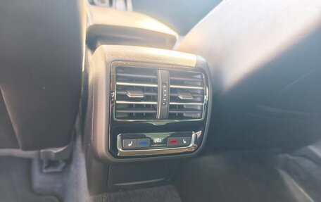 Volkswagen Passat B8 рестайлинг, 2018 год, 2 990 000 рублей, 14 фотография