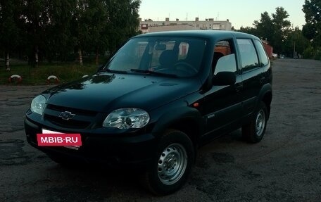 Chevrolet Niva I рестайлинг, 2011 год, 420 000 рублей, 2 фотография