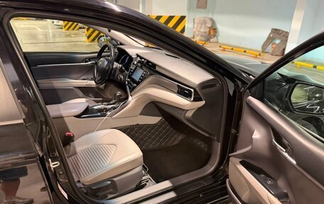 Toyota Camry, 2018 год, 1 799 000 рублей, 10 фотография
