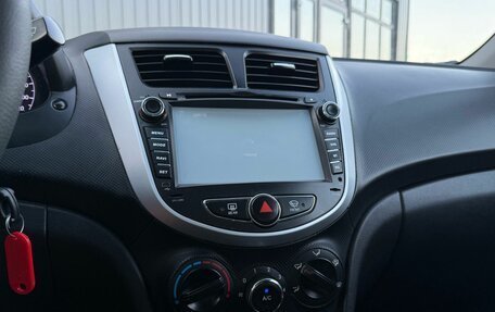 Hyundai Solaris II рестайлинг, 2011 год, 639 000 рублей, 16 фотография