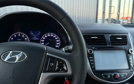 Hyundai Solaris II рестайлинг, 2011 год, 639 000 рублей, 21 фотография