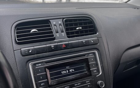 Volkswagen Polo VI (EU Market), 2012 год, 400 000 рублей, 14 фотография