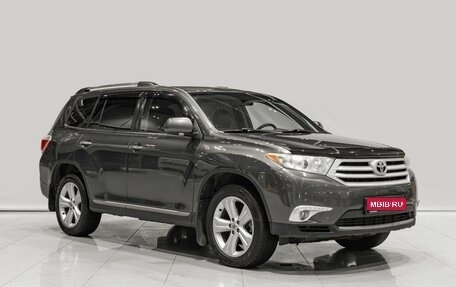 Toyota Highlander III, 2013 год, 1 550 000 рублей, 1 фотография