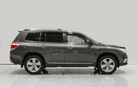 Toyota Highlander III, 2013 год, 1 550 000 рублей, 5 фотография
