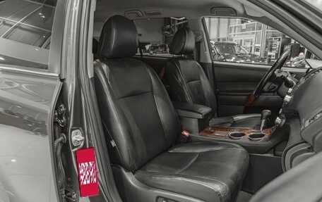 Toyota Highlander III, 2013 год, 1 550 000 рублей, 8 фотография