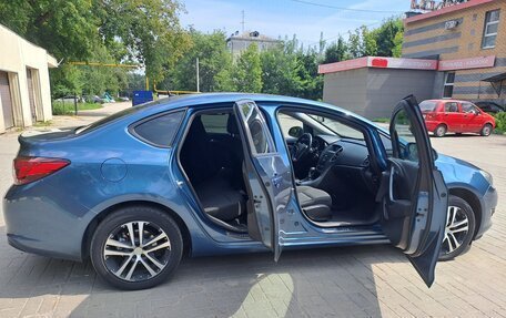 Opel Astra J, 2013 год, 695 000 рублей, 9 фотография