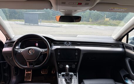 Volkswagen Passat B8 рестайлинг, 2019 год, 2 850 000 рублей, 13 фотография