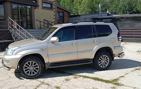 Toyota Land Cruiser Prado 120 рестайлинг, 2006 год, 1 500 000 рублей, 2 фотография