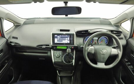 Toyota Wish II, 2012 год, 1 389 000 рублей, 15 фотография