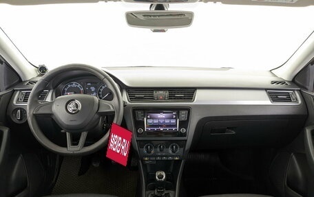 Skoda Rapid I, 2019 год, 900 000 рублей, 14 фотография