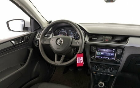 Skoda Rapid I, 2019 год, 900 000 рублей, 25 фотография