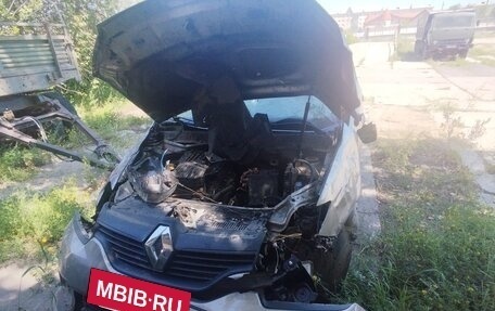 Renault Logan II, 2017 год, 150 000 рублей, 4 фотография