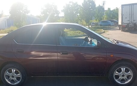 Toyota Prius IV XW50, 2002 год, 330 000 рублей, 3 фотография