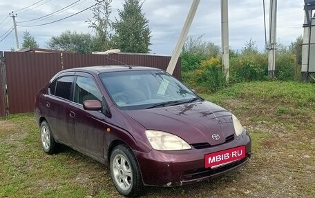 Toyota Prius IV XW50, 2002 год, 330 000 рублей, 8 фотография