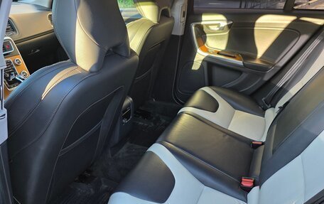 Volvo V60 Cross Country II, 2018 год, 2 230 000 рублей, 9 фотография