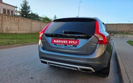 Volvo V60 Cross Country II, 2018 год, 2 230 000 рублей, 5 фотография