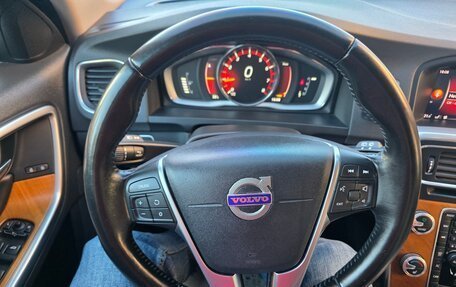 Volvo V60 Cross Country II, 2018 год, 2 230 000 рублей, 13 фотография