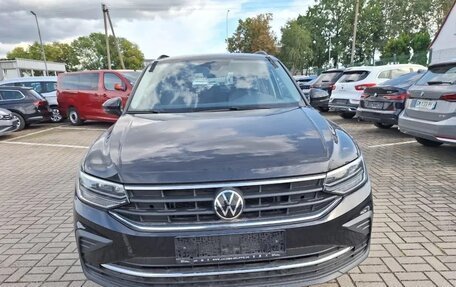Volkswagen Tiguan II, 2022 год, 2 172 000 рублей, 4 фотография