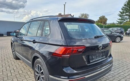 Volkswagen Tiguan II, 2022 год, 2 172 000 рублей, 2 фотография