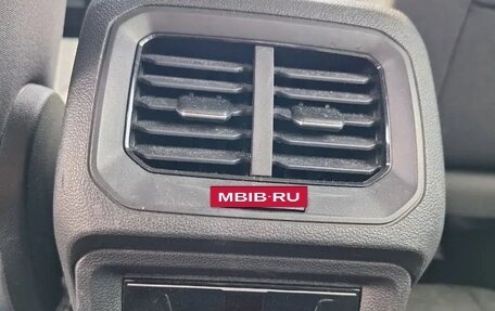 Volkswagen Tiguan II, 2022 год, 2 172 000 рублей, 10 фотография