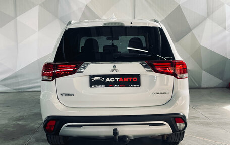 Mitsubishi Outlander III рестайлинг 3, 2019 год, 2 150 000 рублей, 5 фотография