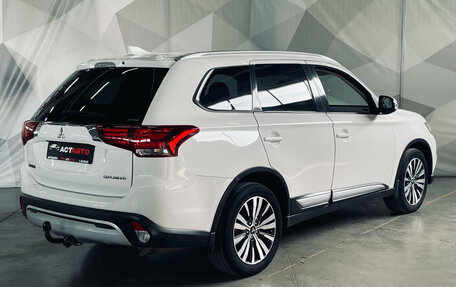 Mitsubishi Outlander III рестайлинг 3, 2019 год, 2 150 000 рублей, 6 фотография