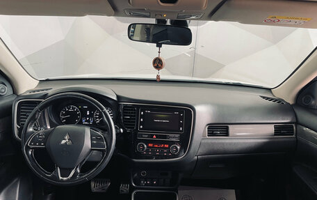 Mitsubishi Outlander III рестайлинг 3, 2019 год, 2 150 000 рублей, 11 фотография