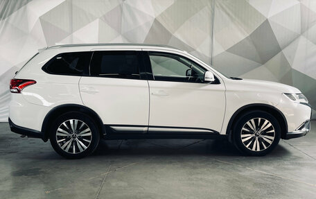 Mitsubishi Outlander III рестайлинг 3, 2019 год, 2 150 000 рублей, 7 фотография