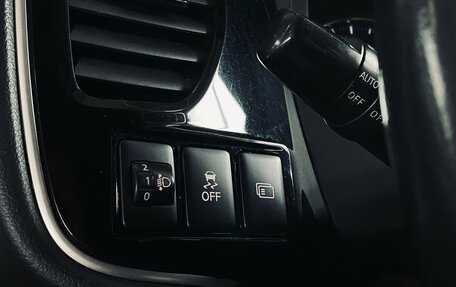 Mitsubishi Outlander III рестайлинг 3, 2019 год, 2 150 000 рублей, 14 фотография
