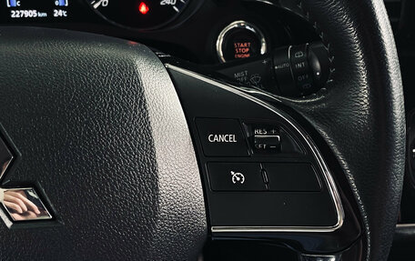 Mitsubishi Outlander III рестайлинг 3, 2019 год, 2 150 000 рублей, 13 фотография
