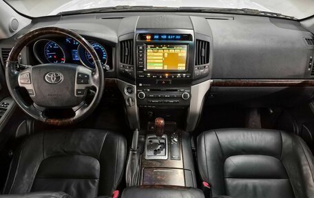 Toyota Land Cruiser 200, 2011 год, 2 899 000 рублей, 12 фотография