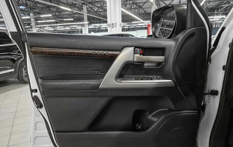 Toyota Land Cruiser 200, 2011 год, 2 899 000 рублей, 20 фотография