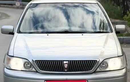 Toyota Vista V30, 2000 год, 520 000 рублей, 1 фотография
