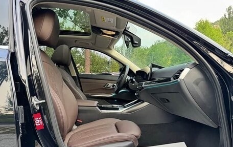 BMW 3 серия, 2023 год, 2 740 000 рублей, 10 фотография