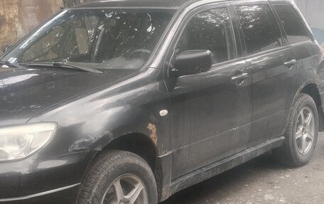 Mitsubishi Outlander III рестайлинг 3, 2004 год, 200 000 рублей, 2 фотография