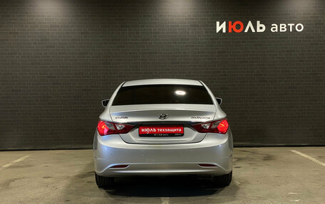 Hyundai Sonata VI, 2011 год, 900 000 рублей, 6 фотография
