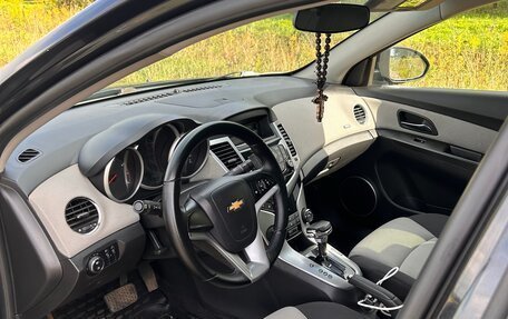 Chevrolet Cruze II, 2011 год, 645 000 рублей, 7 фотография