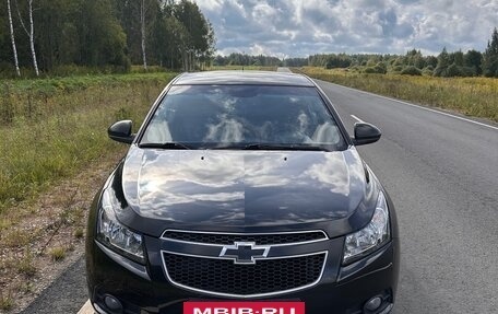 Chevrolet Cruze II, 2011 год, 645 000 рублей, 3 фотография
