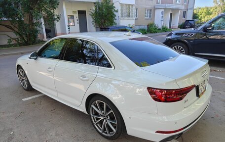Audi A4, 2018 год, 2 200 000 рублей, 6 фотография