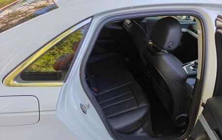 Audi A4, 2018 год, 2 200 000 рублей, 19 фотография
