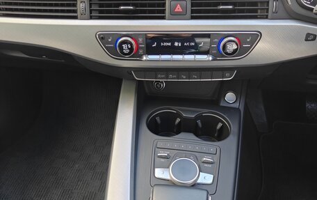 Audi A4, 2018 год, 2 200 000 рублей, 35 фотография