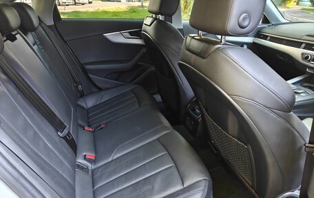 Audi A4, 2018 год, 2 200 000 рублей, 39 фотография