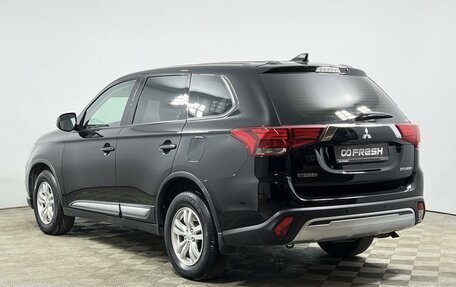 Mitsubishi Outlander III рестайлинг 3, 2019 год, 1 935 200 рублей, 2 фотография
