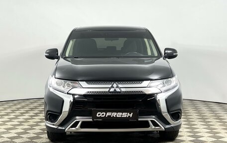 Mitsubishi Outlander III рестайлинг 3, 2019 год, 1 935 200 рублей, 3 фотография
