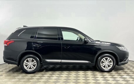 Mitsubishi Outlander III рестайлинг 3, 2019 год, 1 935 200 рублей, 5 фотография