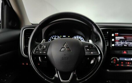 Mitsubishi Outlander III рестайлинг 3, 2018 год, 2 233 000 рублей, 11 фотография