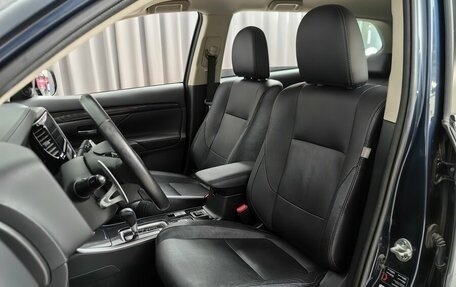 Mitsubishi Outlander III рестайлинг 3, 2018 год, 2 233 000 рублей, 6 фотография