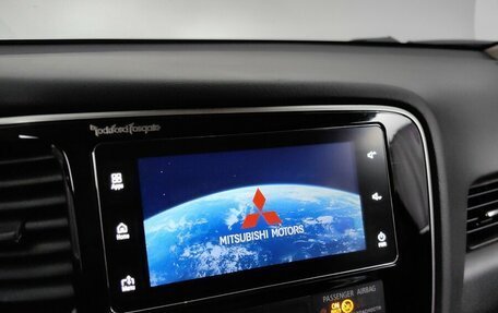 Mitsubishi Outlander III рестайлинг 3, 2018 год, 2 233 000 рублей, 14 фотография
