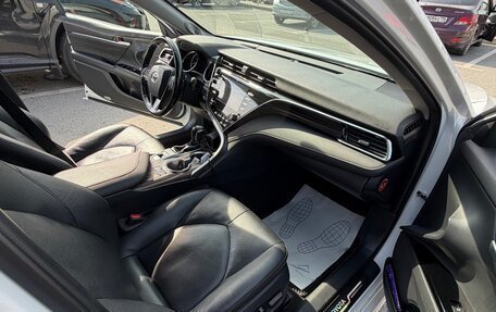 Toyota Camry, 2020 год, 2 950 000 рублей, 10 фотография