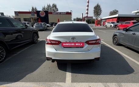 Toyota Camry, 2020 год, 2 950 000 рублей, 6 фотография